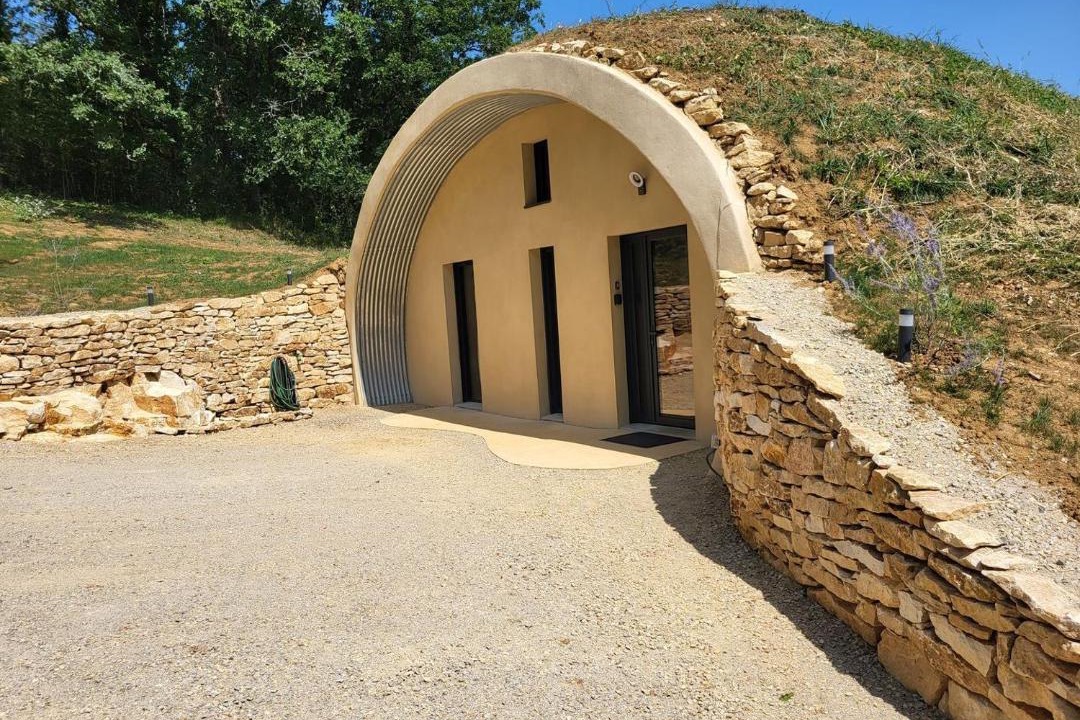 Photo of Buildings in Cazillac