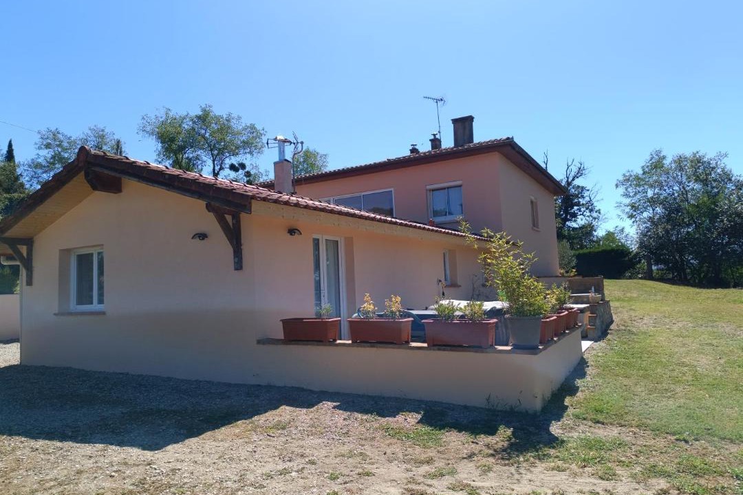 Photo of Buildings in Montaut-Ariege