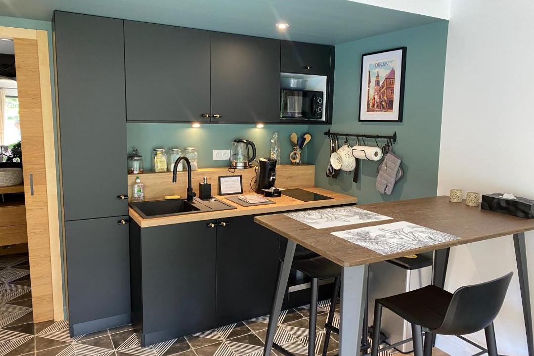 Photo of Others in Quevert