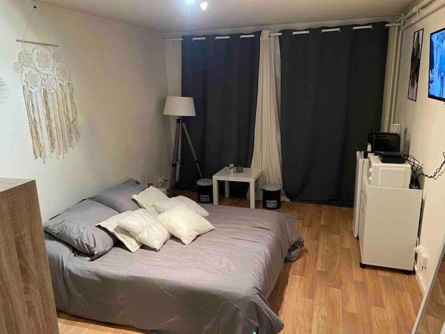 Photo of Bedroom in Enghien-les-Bains