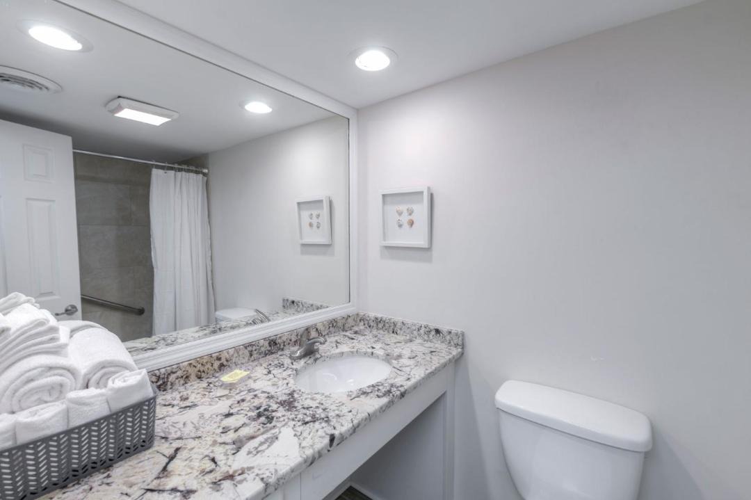 Photo of Bathroom in Garden City
