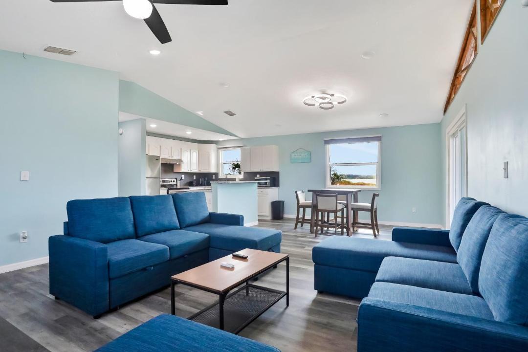 Photo of Livingroom in Pine Island