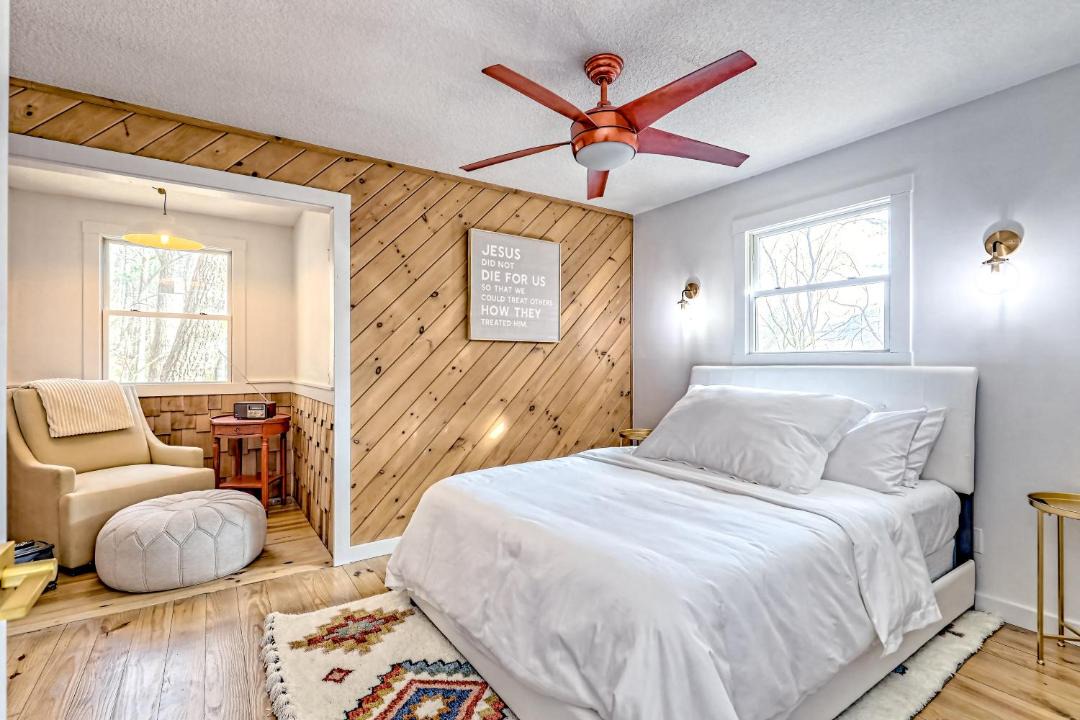 Photo of Bedroom in Blairsville