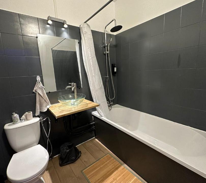 Photo of Bathroom in Persan