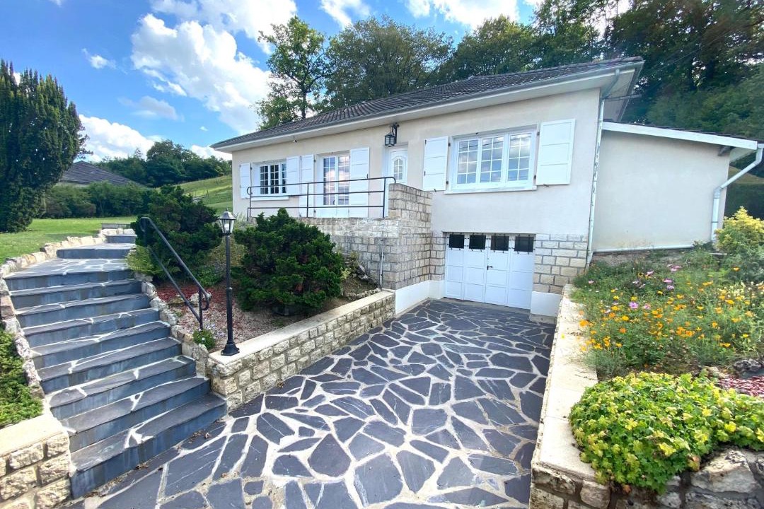 Photo of Buildings in Brieulles-sur-Meuse