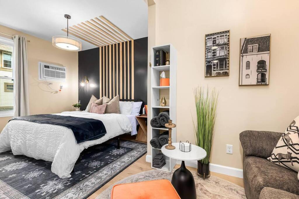 Photo of Bedroom in Mount Clemens