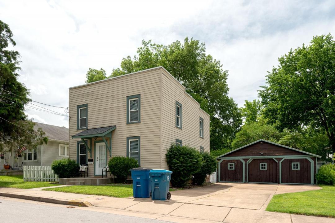 Photo of Others in St. Charles Historic District