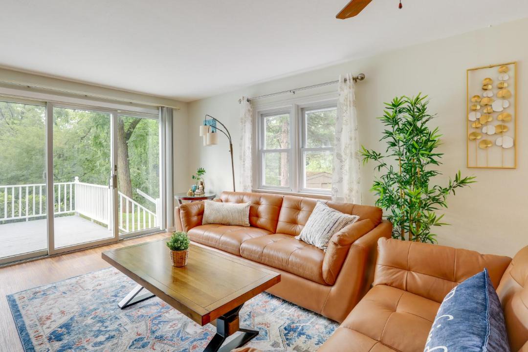 Photo of Livingroom in Pennington