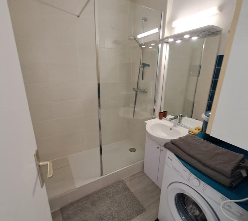 Photo of Bathroom in Alencon