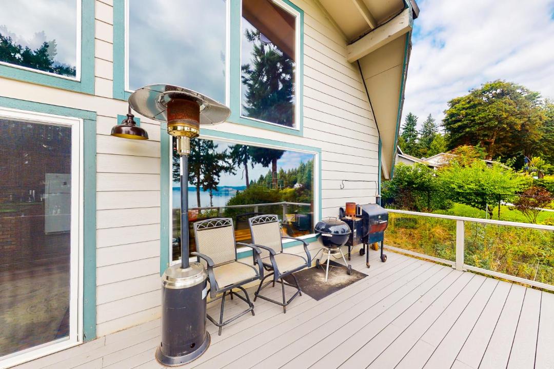 Photo of Patio Balcony in Anderson Island