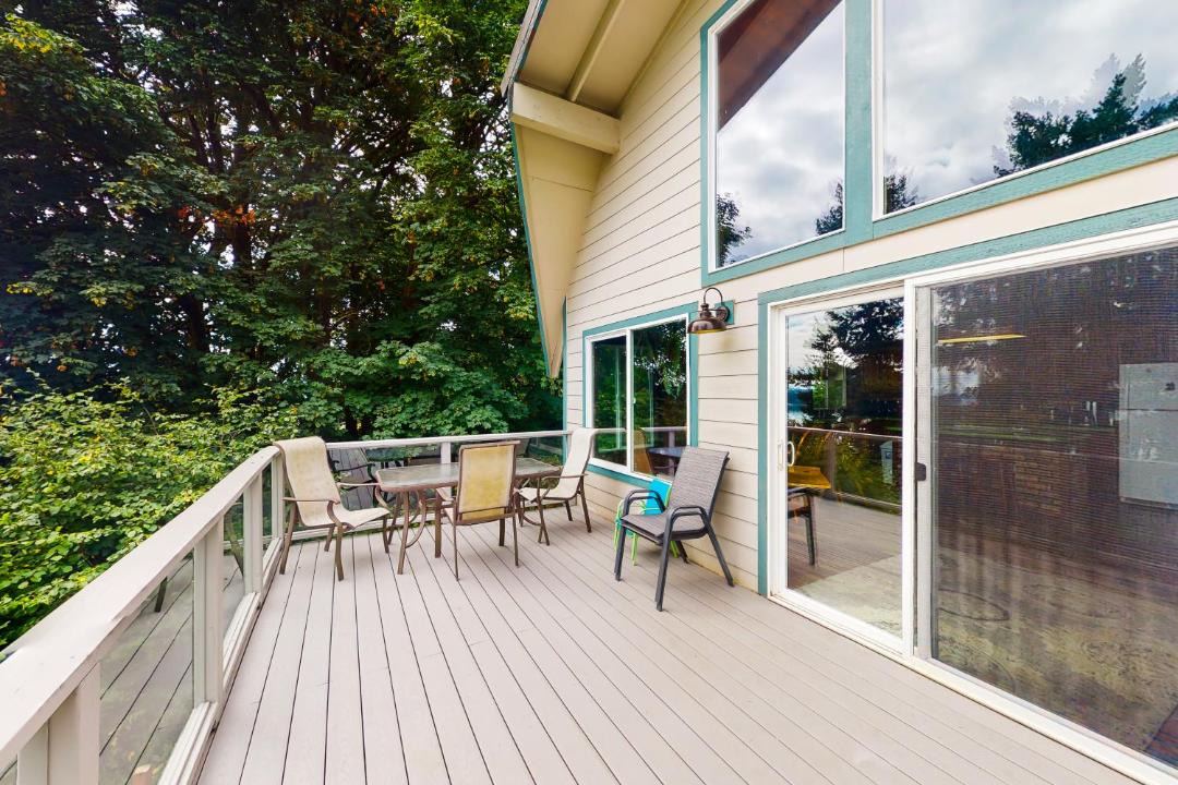 Photo of Patio Balcony in Anderson Island