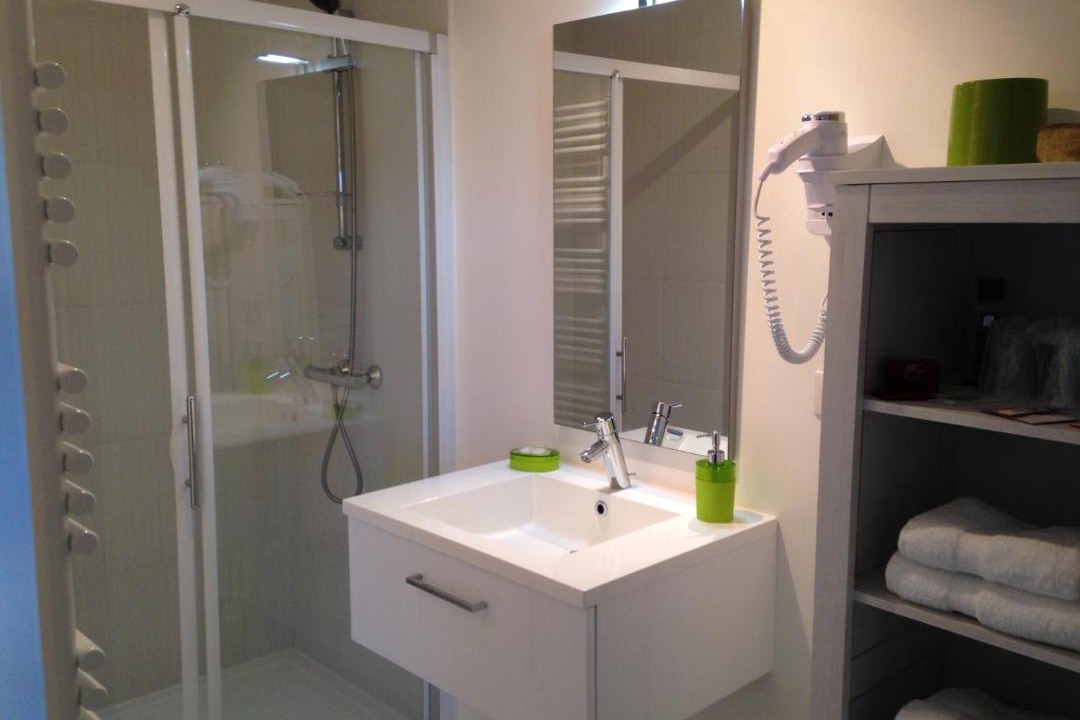 Photo of Bathroom in Saint-Junien