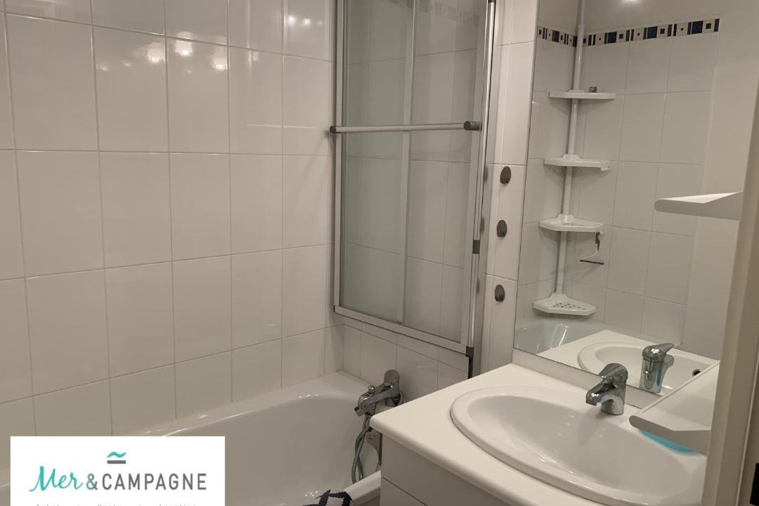 Photo of Bathroom in Fort-Mahon-Plage