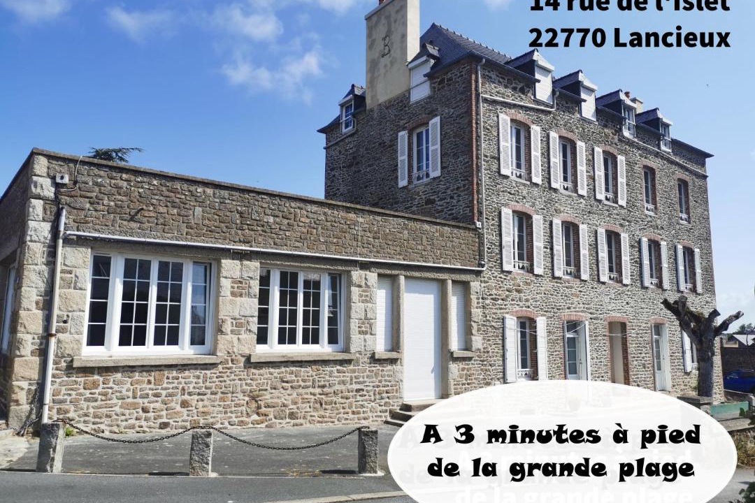Photo of Buildings in Lancieux