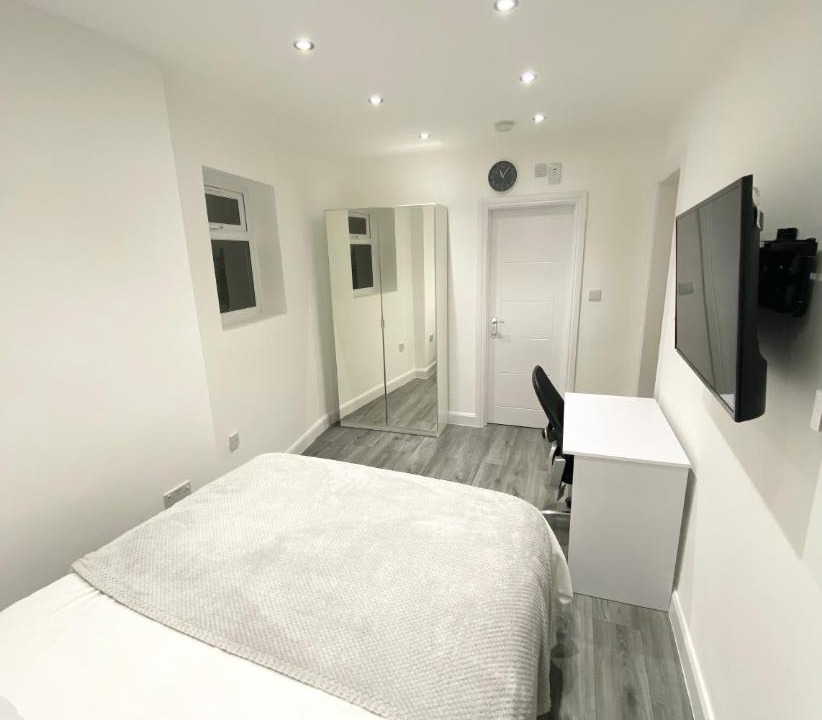 Photo of Bedroom in Hatch Lane