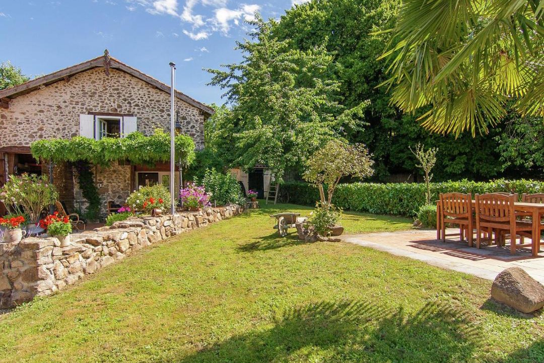 Photo of Others in Roussines