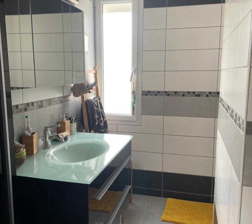 Photo of Bathroom in Varennes-Vauzelles