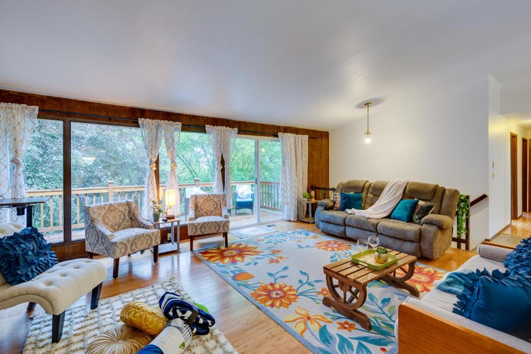 Photo of Livingroom in Lake Forest Park