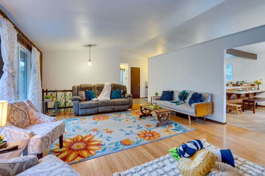 Photo of Livingroom in Lake Forest Park