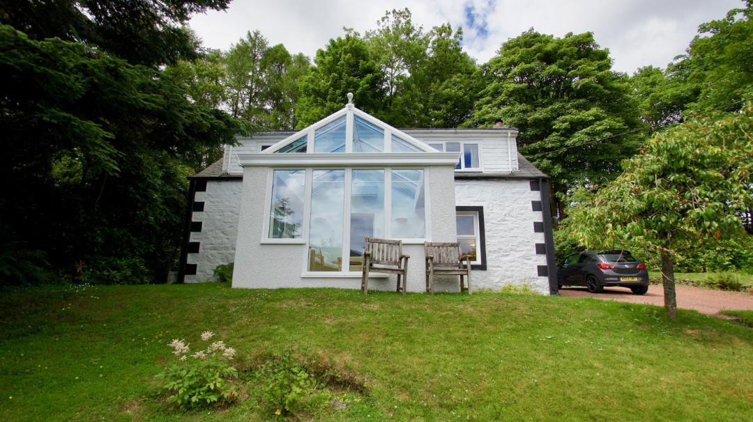 Photo of Buildings in Lochearnhead