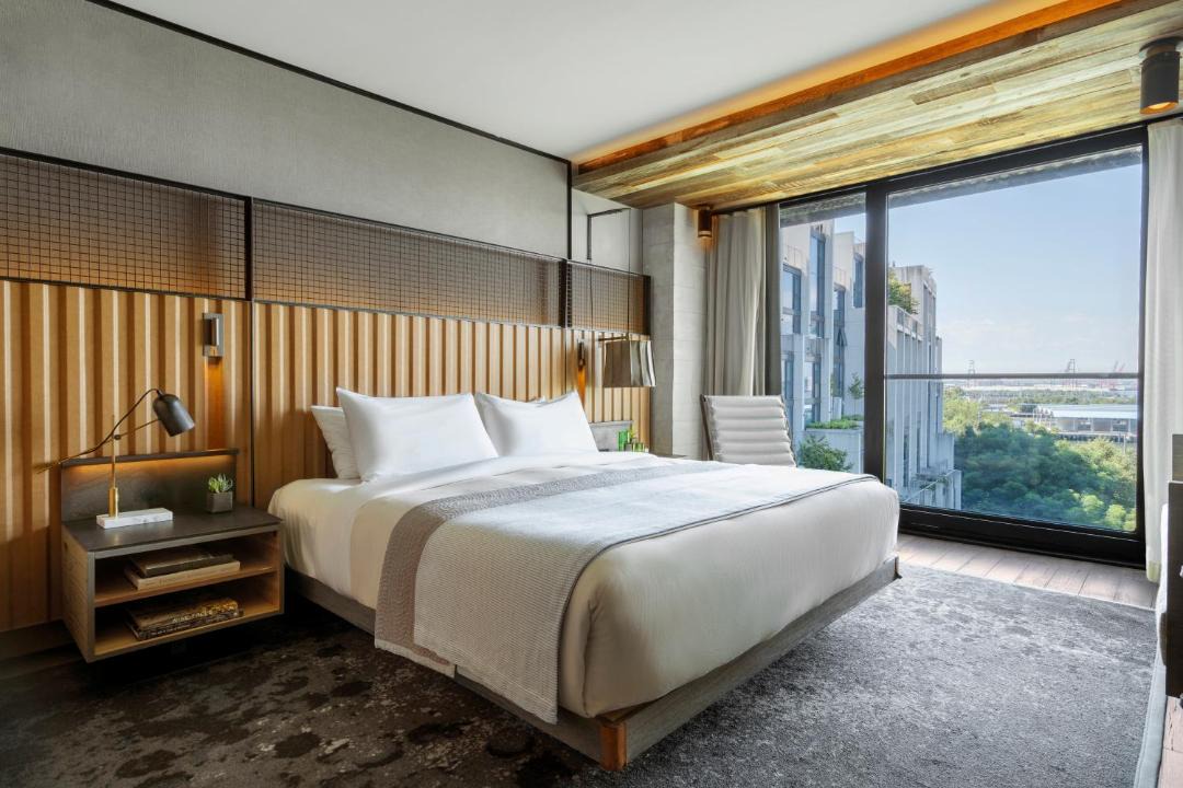 Photo of Others in Brooklyn Heights