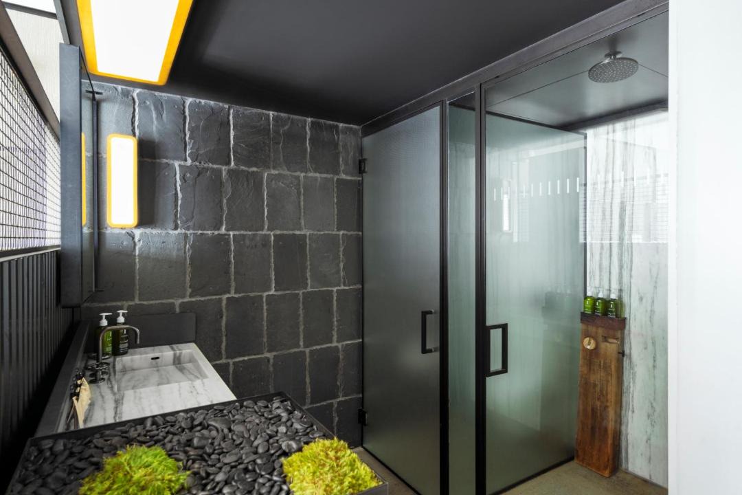 Photo of Others in Brooklyn Heights