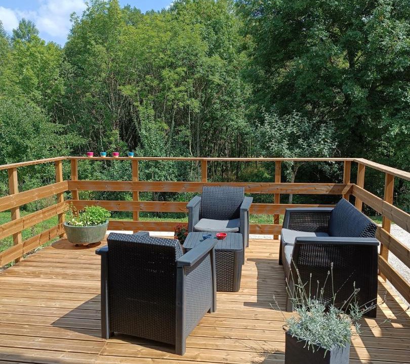 Photo of Patio Balcony in Detain-et-Bruant