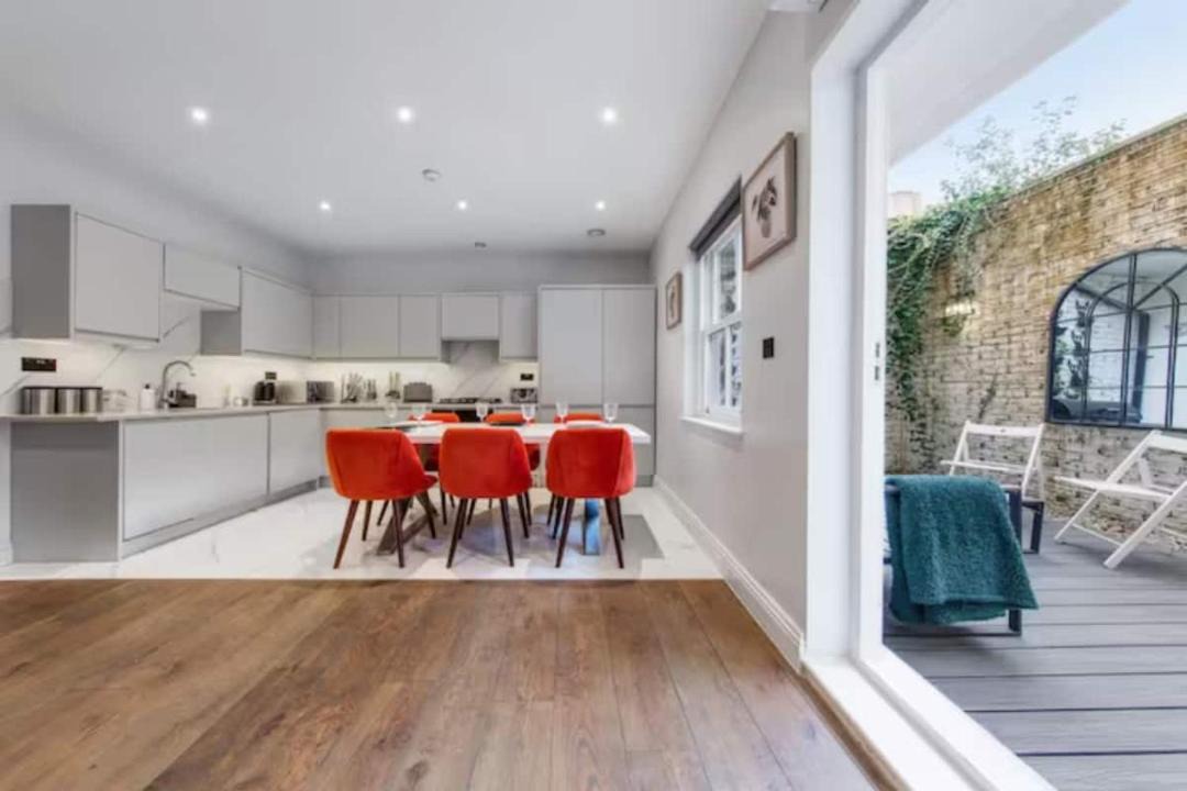 Photo of Others in Pimlico