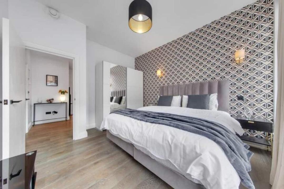 Photo of Others in Pimlico