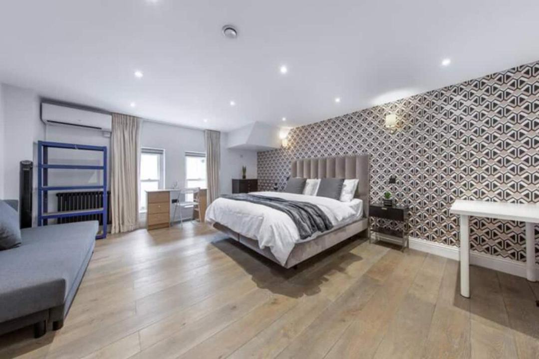 Photo of Others in Pimlico