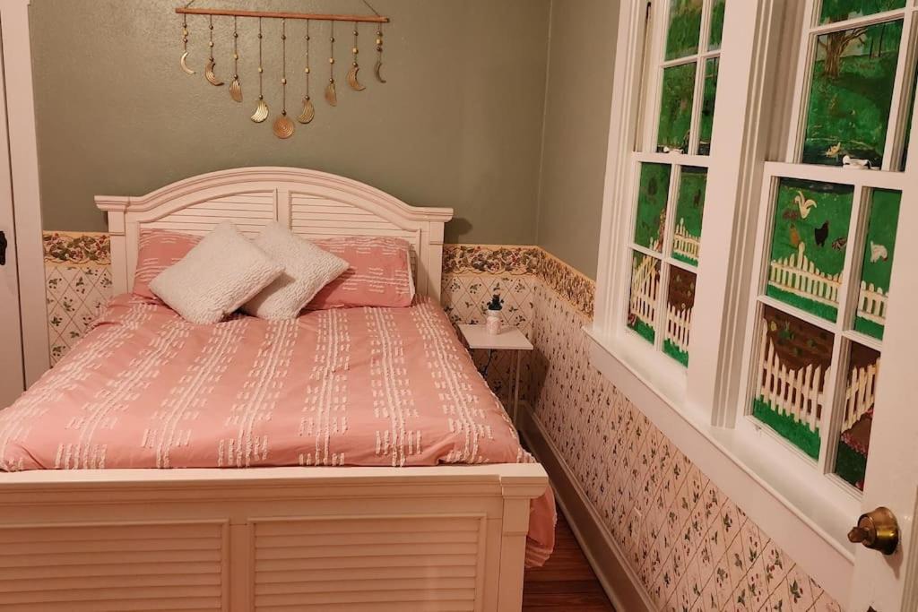 Photo of Bedroom in Midway