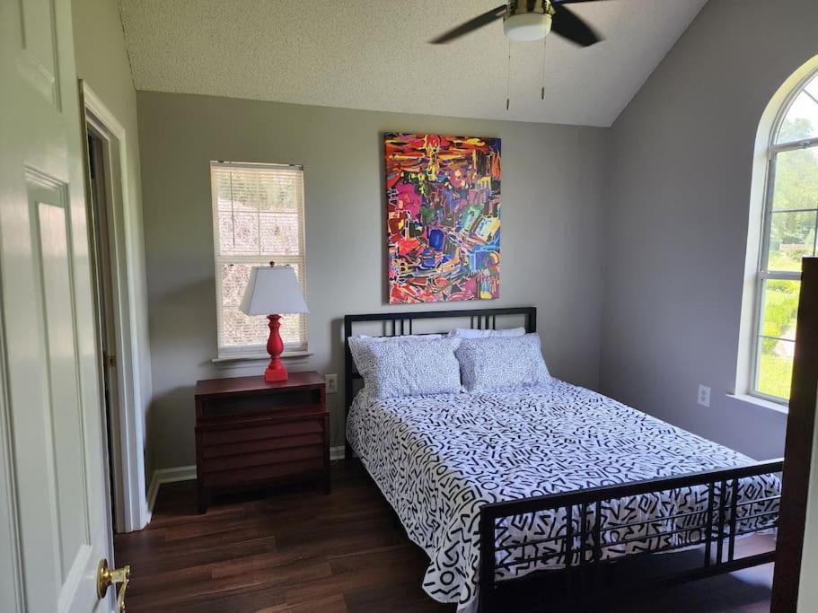 Photo of Bedroom in Midway