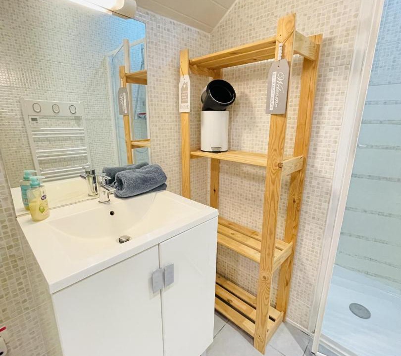 Photo of Bathroom in Saint-Laurent-dAndenay