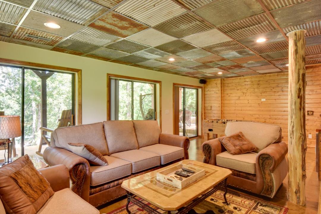 Photo of Livingroom in Six Mile