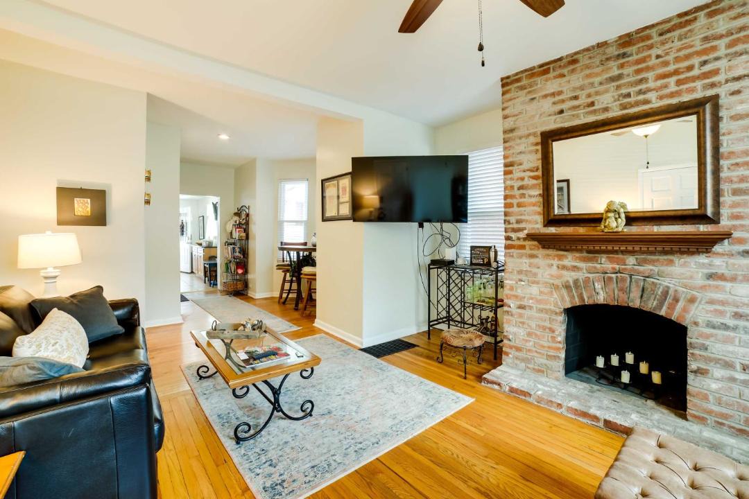 Photo of Livingroom in Shadyside