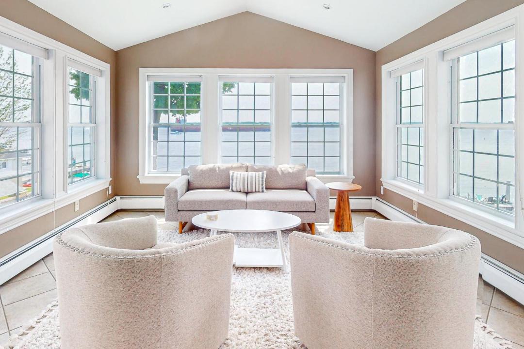 Photo of Livingroom in Brockville