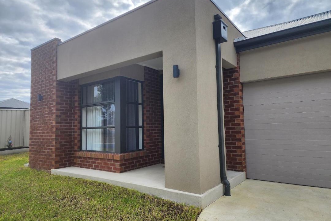 Photo of Others in Leneva