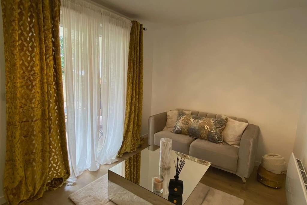 Photo of Livingroom in Carquefou