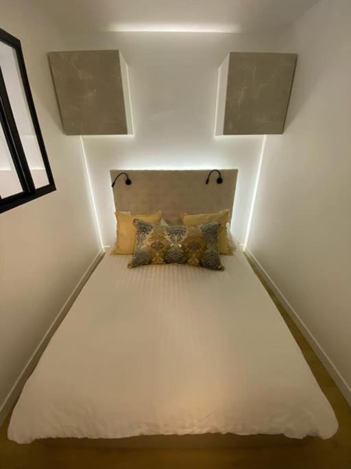 Photo of Bedroom in Carquefou