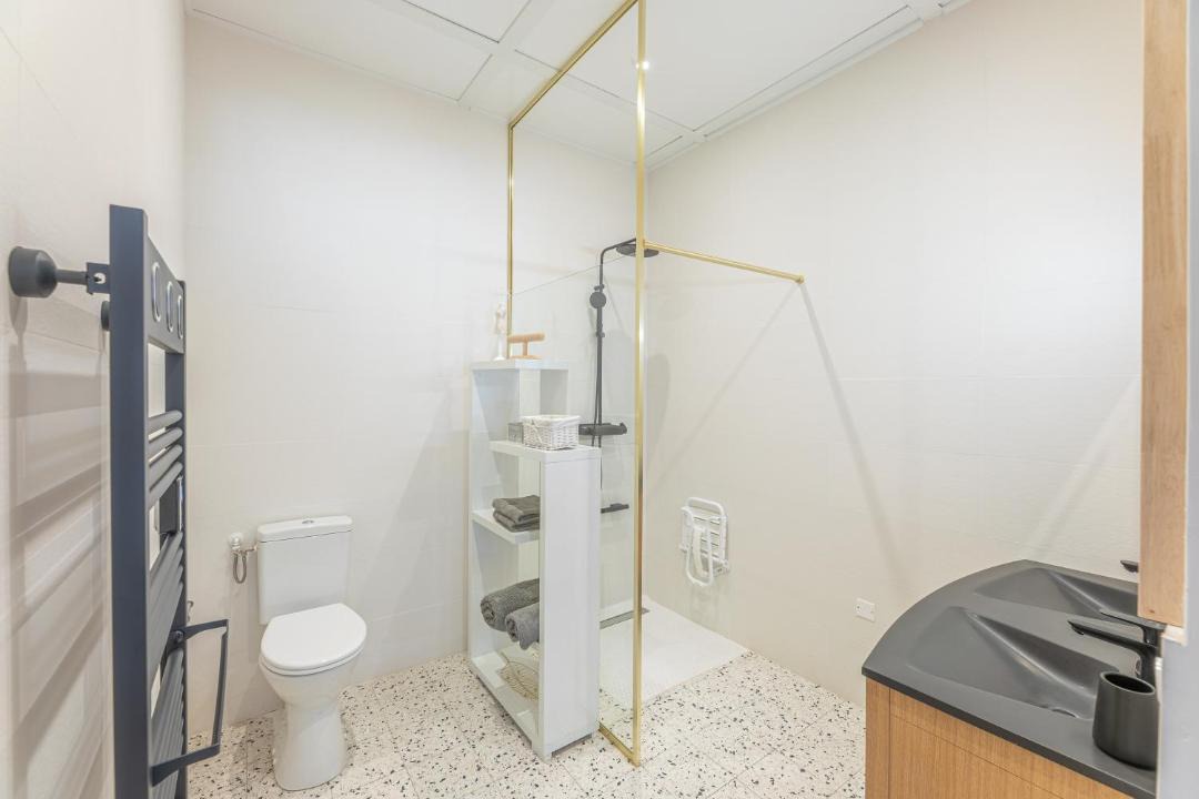 Photo of Bathroom in Villaines-les-Rochers