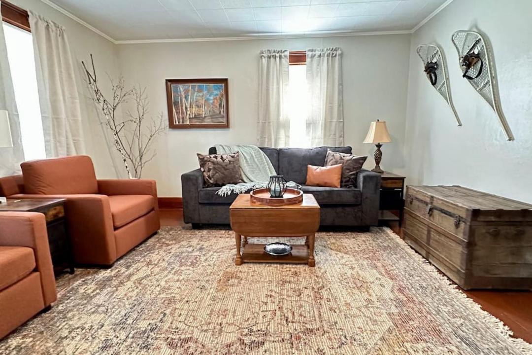 Photo of Livingroom in Upper Village