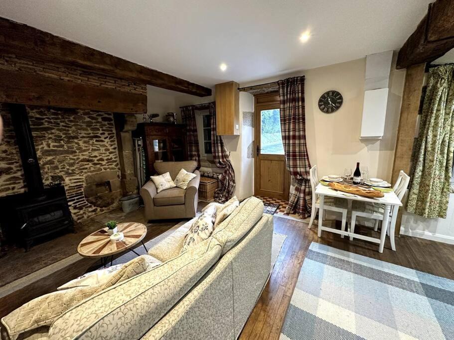 Photo of Livingroom in Dournazac