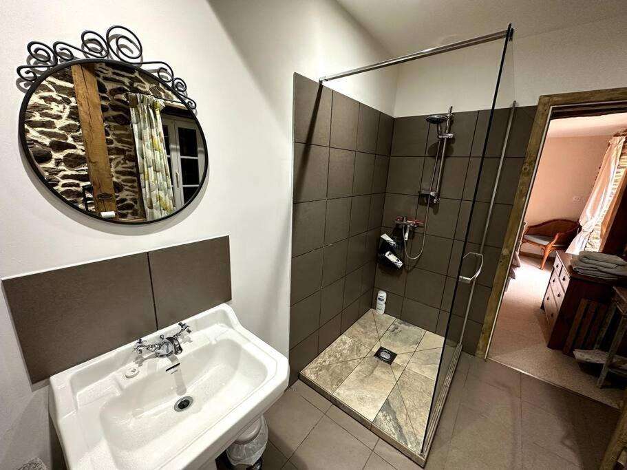 Photo of Bathroom in Dournazac