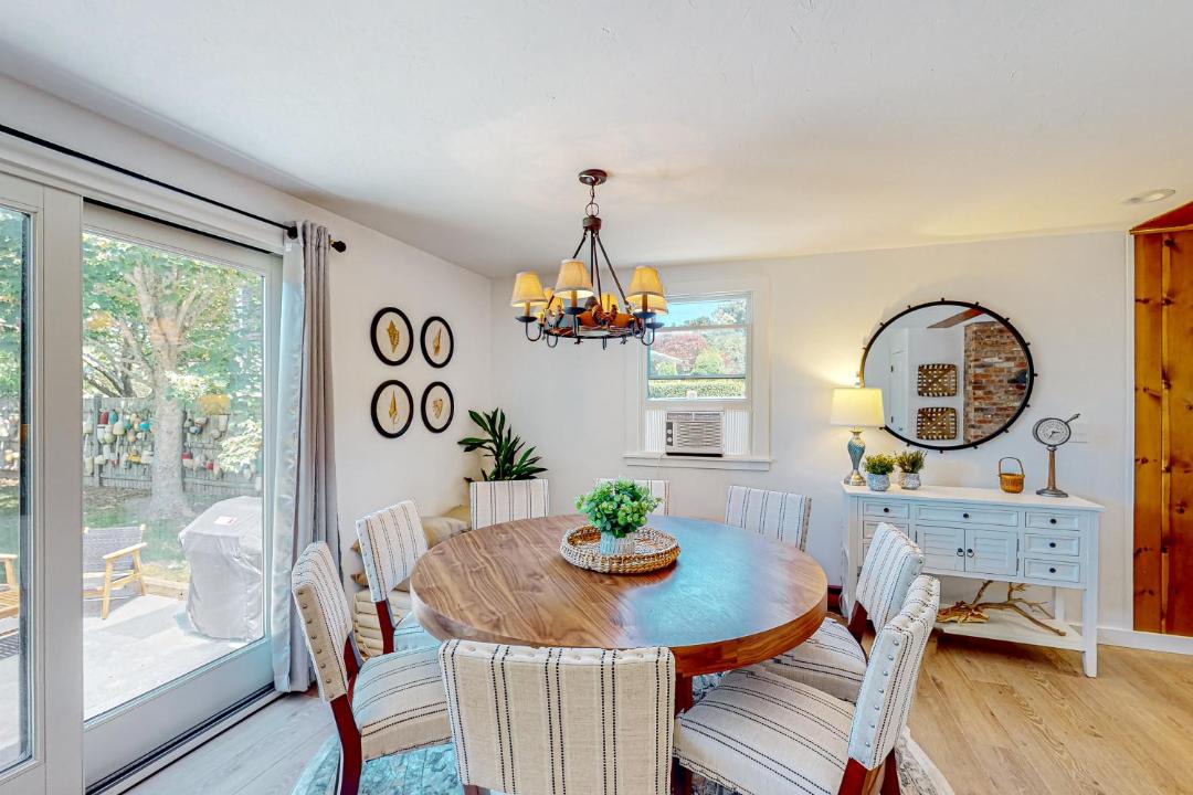 Photo of Livingroom in West of Town