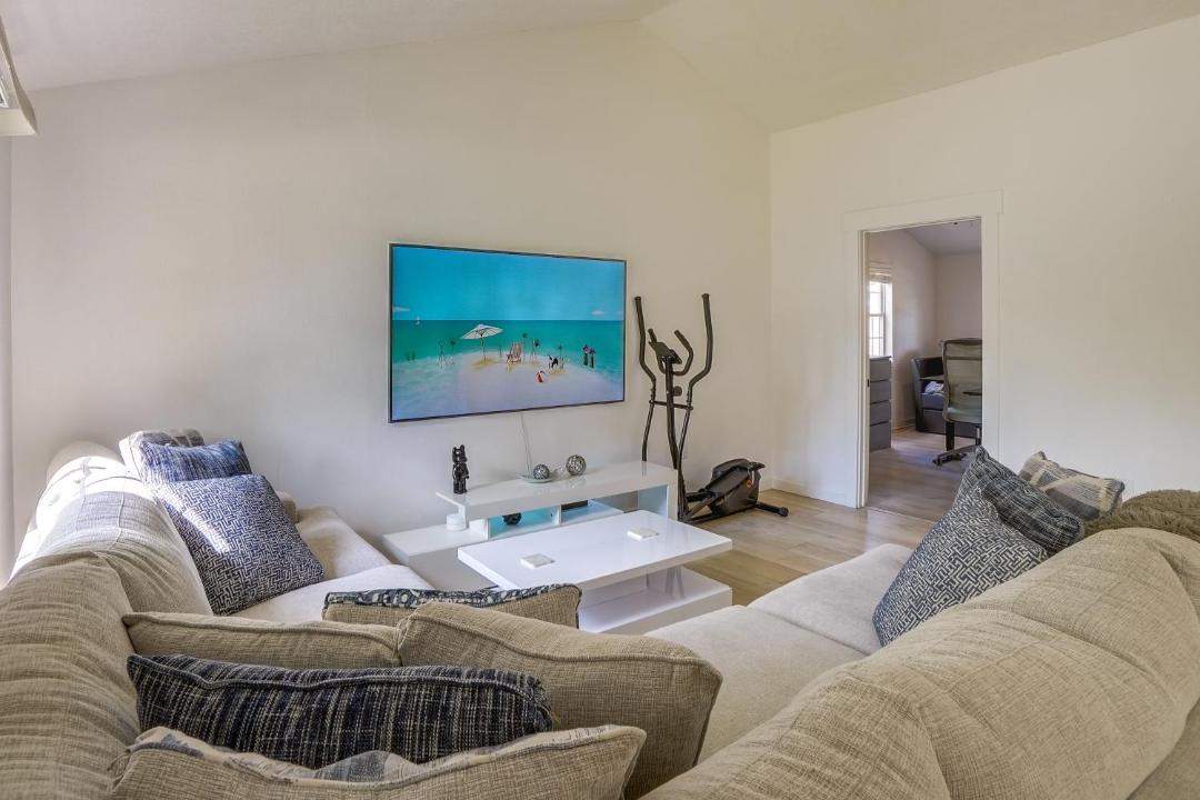Photo of Livingroom in Lake St. George