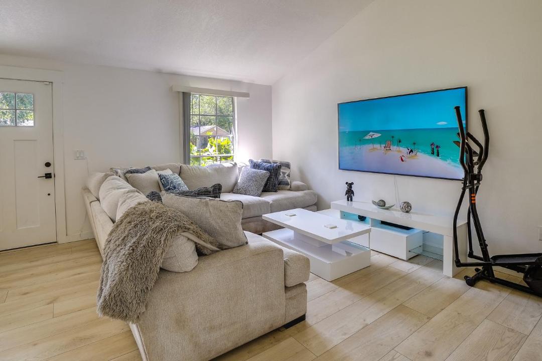 Photo of Livingroom in Lake St. George