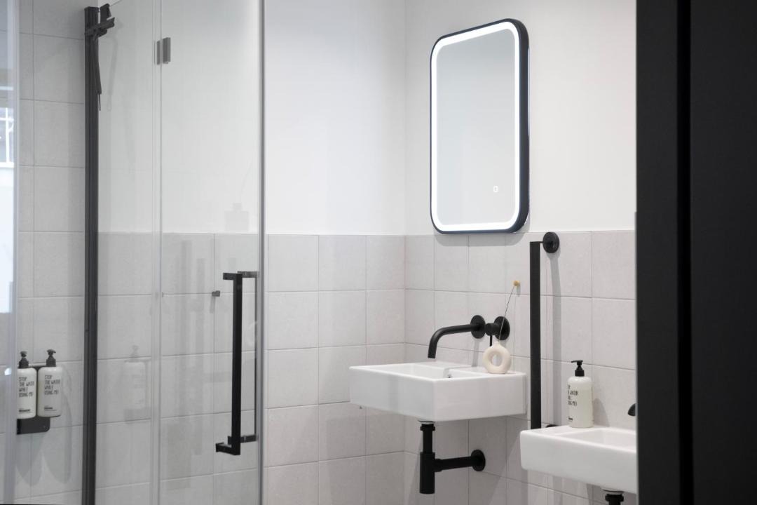 Photo of Others in Tower Hill