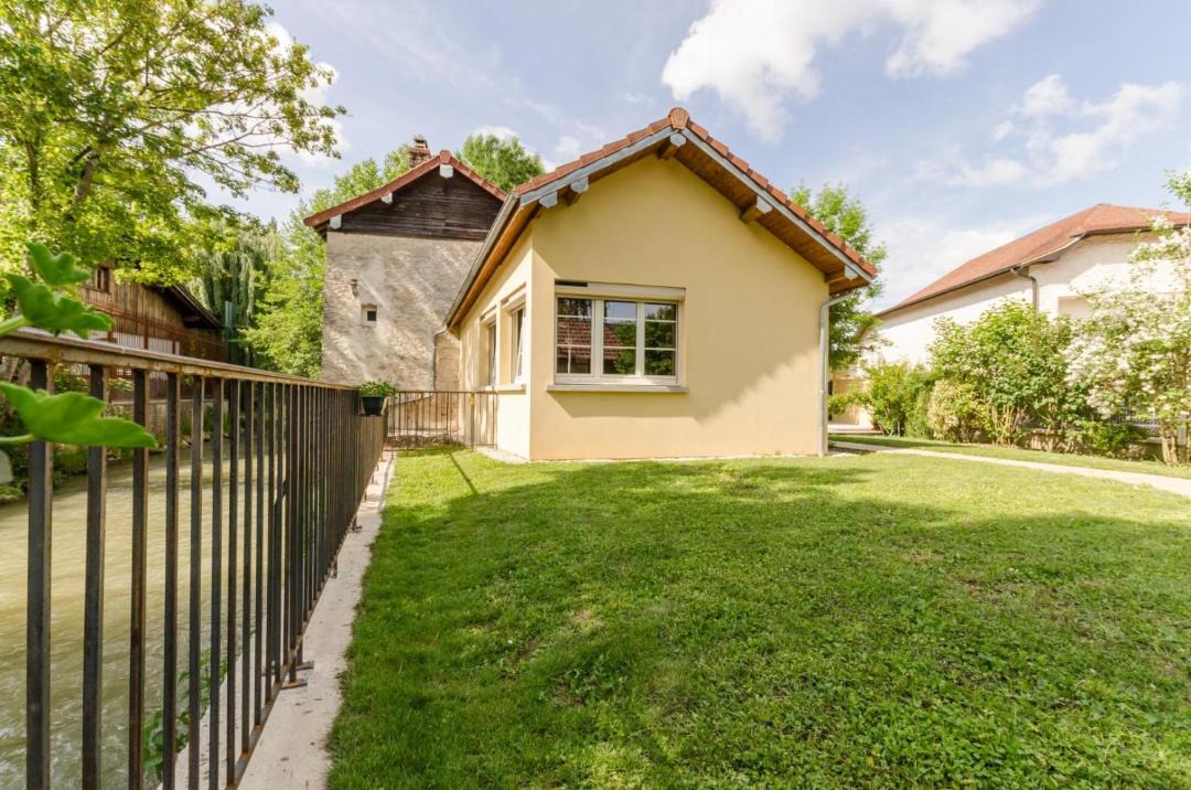 Photo of Buildings in Dolancourt