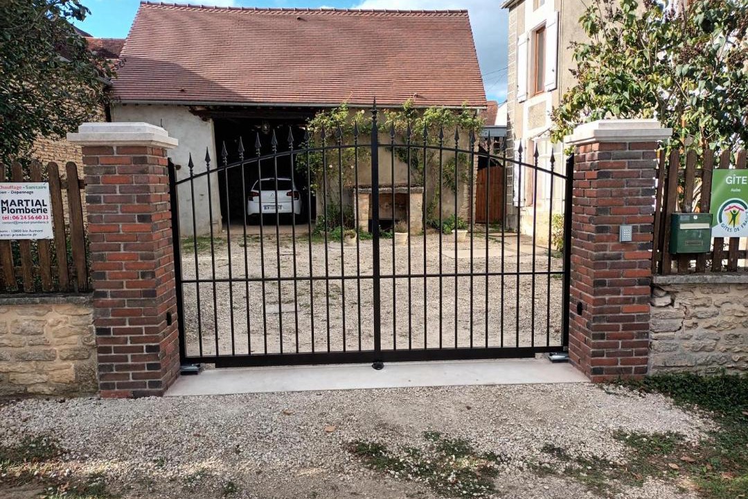 Photo of Buildings in Pargues