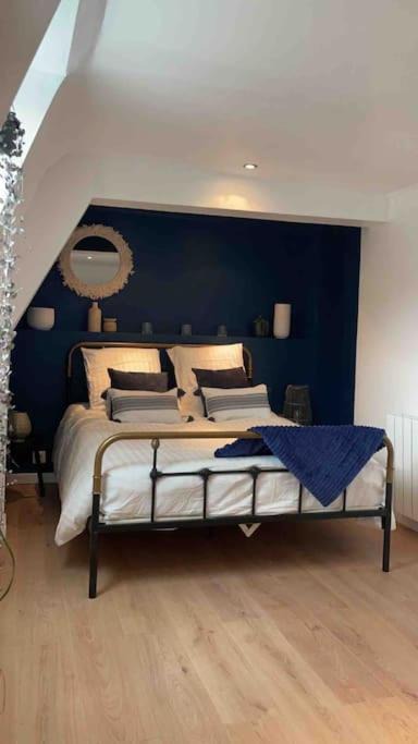 Photo of Bedroom in Camphin-en-Pevele